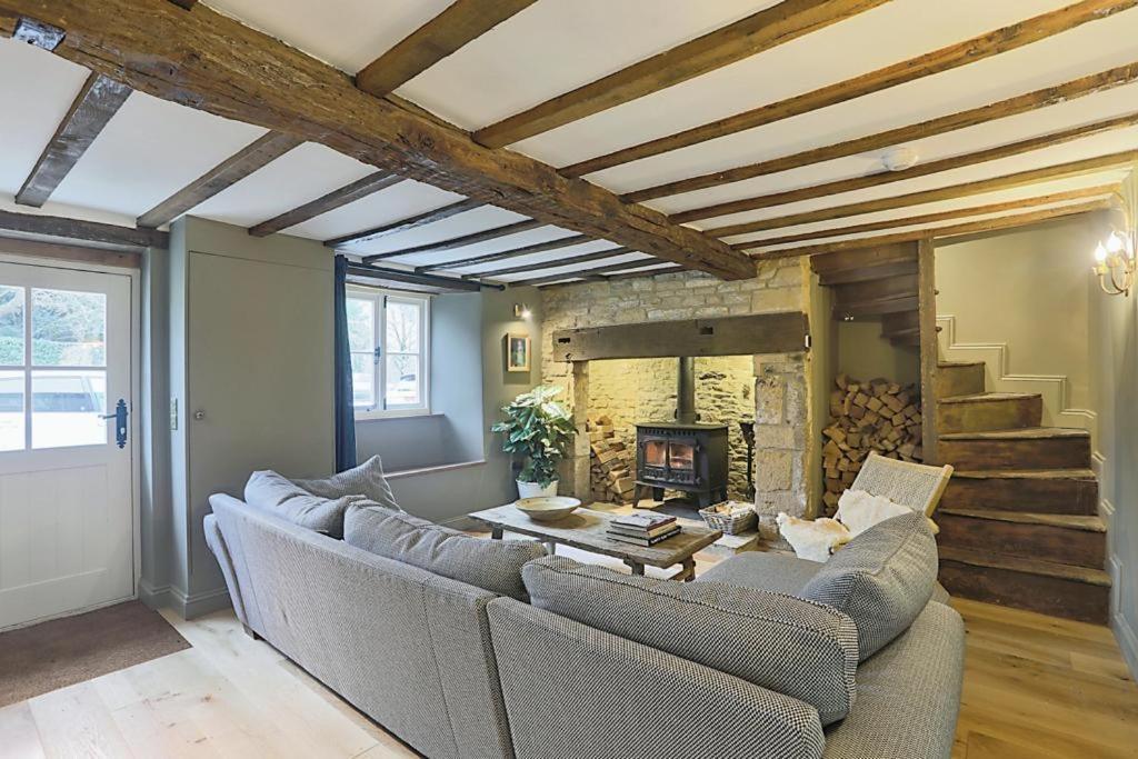 Luxury Cotswold Cottage With Hot Tub In Stow On The Wold! Exterior foto