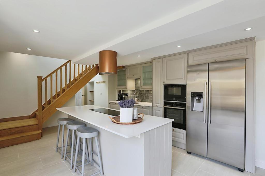 Luxury Cotswold Cottage With Hot Tub In Stow On The Wold! Exterior foto